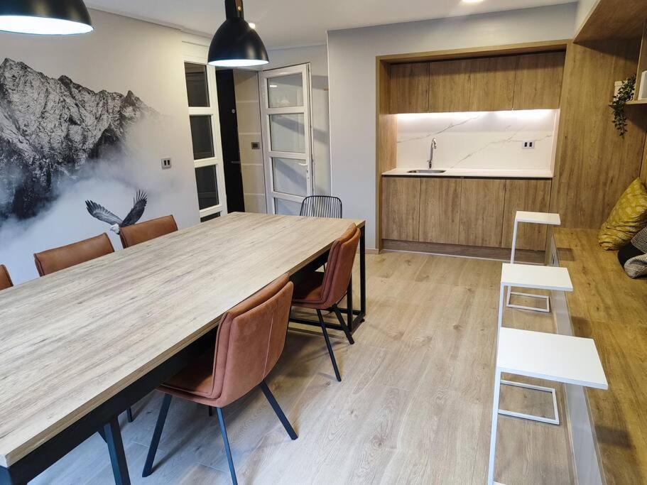 Cowork, Gym, 24hr Security, Water Vending Machine *