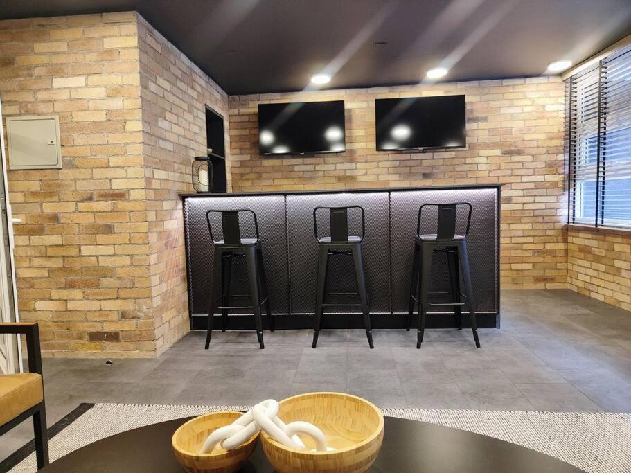 Cowork, Gym, 24hr Security, Water Vending Machine *